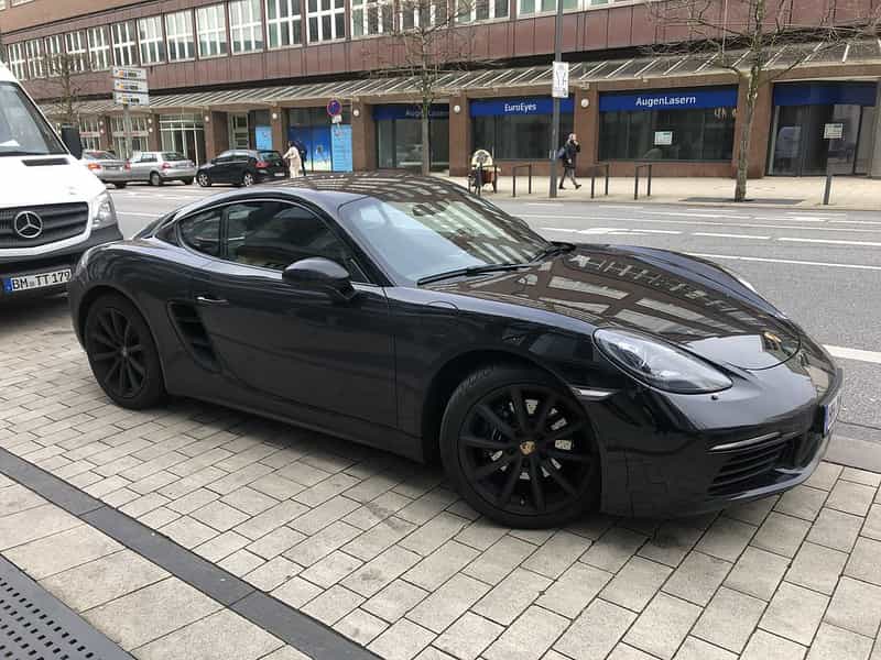 Wyposażenie i wersje Porsche Cayman