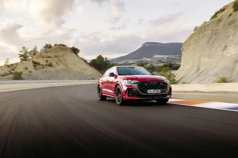 Zaawansowane technologie zawieszenia w Audi RS Q8 performance
